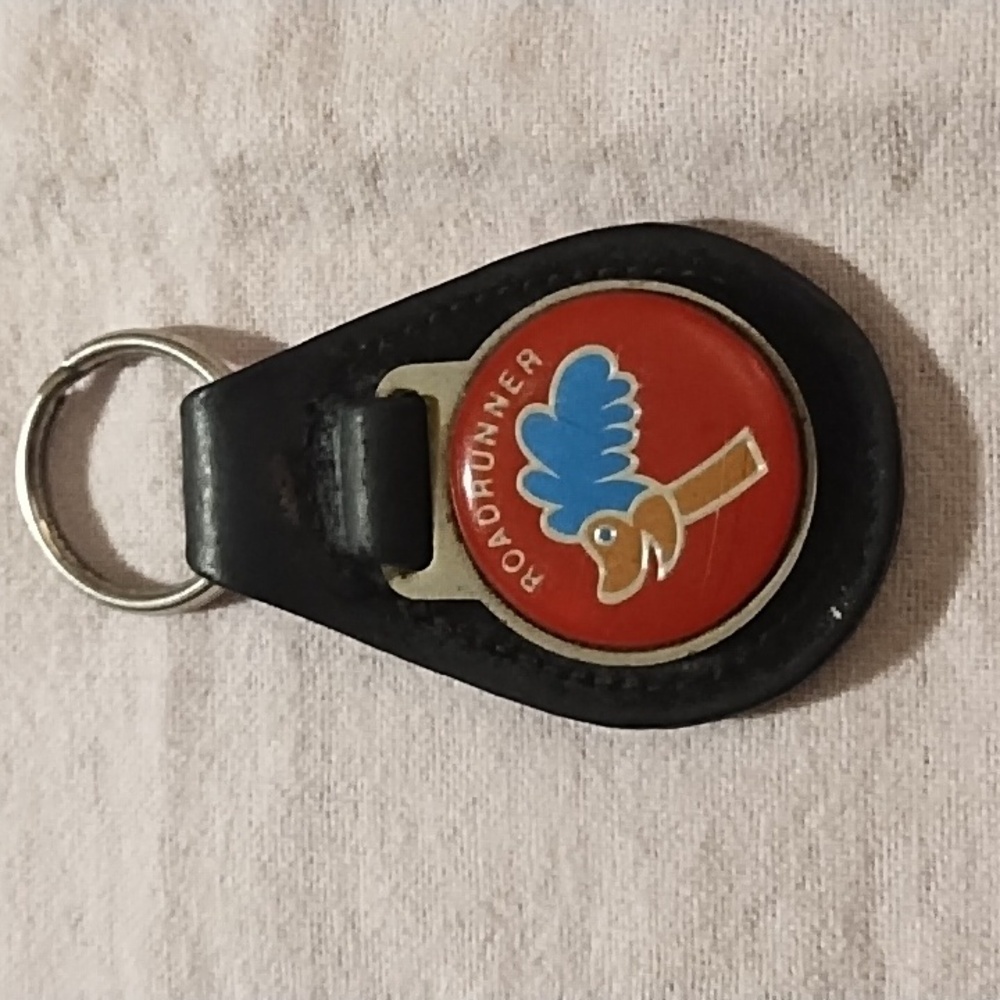 1970's Roadrunner Keychain with Black Leather Holder - Picture 4 of 4
